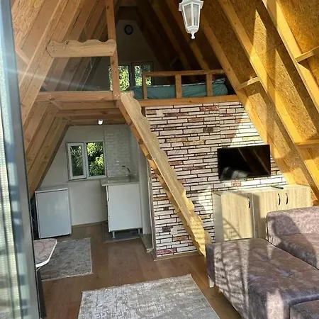 Brothershomesbungalow فندق