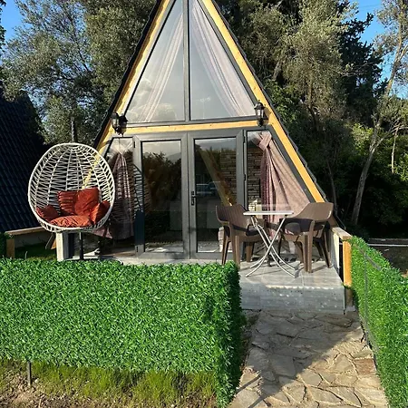 Brothershomesbungalow فندق Bahtili